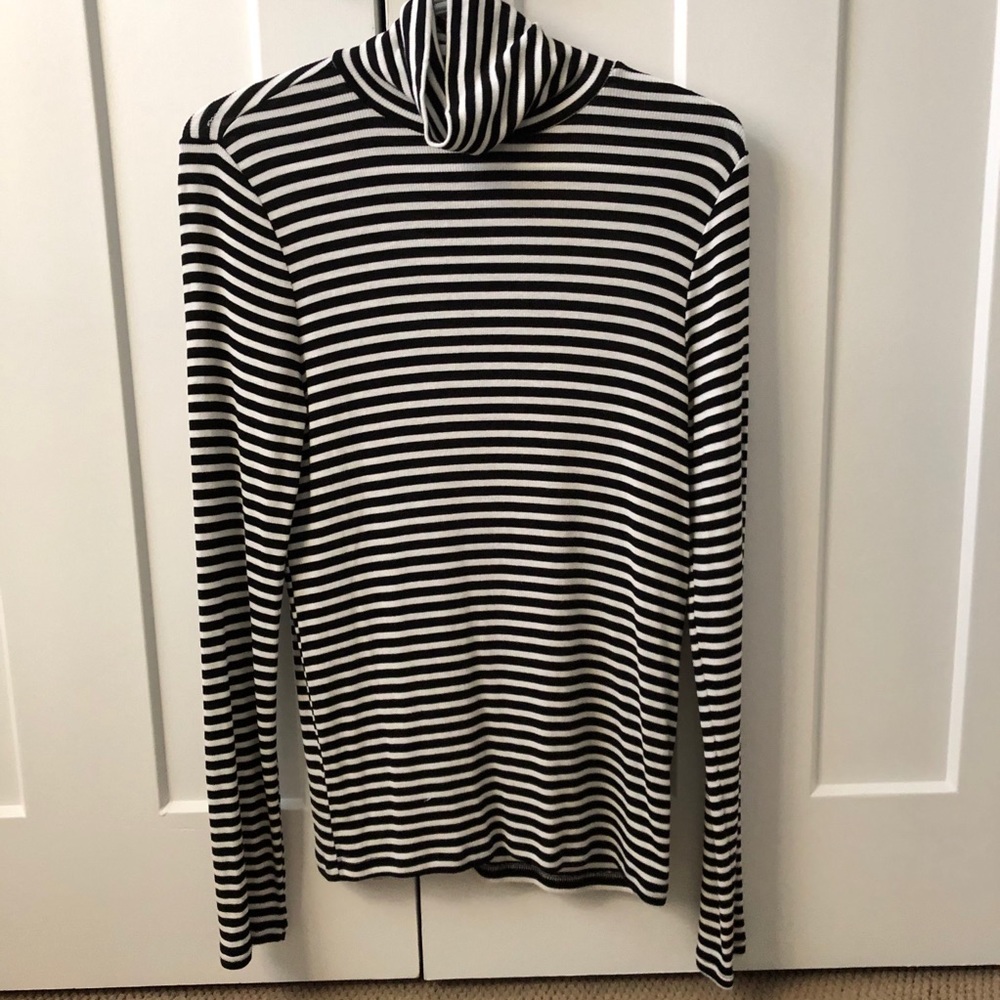 GAP Turtleneck